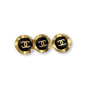 ❤️SOLD❤️CHANEL Vintage AUTHENTIC Gold Metal CC Logo Set in Black Center Buttons